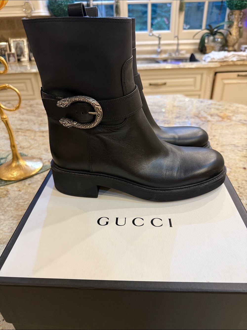 GUCCI BLACK LEATHER ANGLE BOOTS WITH SILVER BUCKLE SIZE 39
